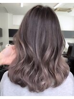 アライブ キチジョウジ(ALIVE Kichijoji)&nbsp;エアータッチバレイヤージュ白髪ぼかし／ケアブリーチハイライト