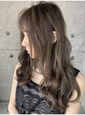 大人可愛いヘルシーレイヤーロング/シルキーベージュ/斜めバング
