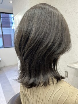 アデプト 北千住店(adept) 【adept北千住エリスタイル】くびれレイヤー×ネイビーカーキ