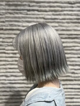 ビス フルール 日暮里店(Vis fleur) シルバーアッシュ／切りっぱなしボブ[日暮里/日暮里駅]