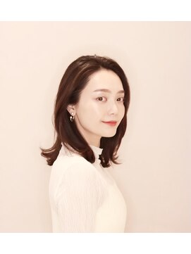 アンベリールフルー(EMBELLIR fleur) ナチュラルふんわりミディ