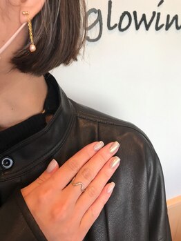 シーズンズ(SEASONS)の写真/《平日夜9時まで/駐車場あり》ヘアとネイルの同時施術が可能◎あなたの美しさをトータルプロデュース♪