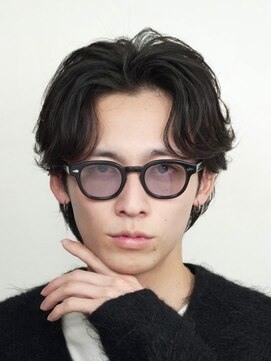 フィフス 原宿(fifth) 自然な毛流れでラフにキマるセンターパート×フェザーパーマ