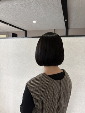 カットだけでまるくなるボブ