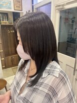 クオリア(Quaria) セミロングレイヤーブリーチなしアッシュグレージュ顔周り