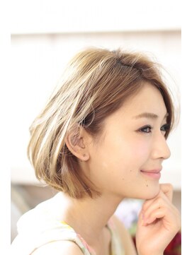 エイミーバイアフロートザガーデン 浦和店(amie by afloat the garden) ルーズウェーブ~耳かけショートボブで大人グラム【浦和】