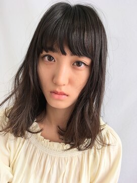 チェルシー 表参道 学生限定　暗髪にはドライウェットな「頬から下パーマ」