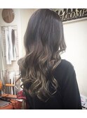 スタイルもち抜群!ナチュラルグラデーション×オフィススタイル