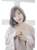 ナチュラル前下がりボブ