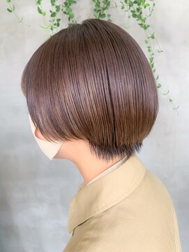 テトヘアー(teto hair) 柔らかベージュ、マッシュショート、艶感カラー