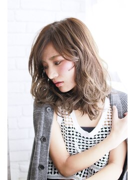 リーニアプラスエヌ(LINHA +n) 20代30代40代　 クールロング【長浜】