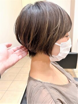 ビープ(beep) ハイライトでいつもよりワンランク上のショートに!【赤羽】