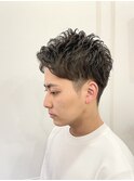 ツーブロック刈り上げアップバング　ニュアンスマッシュショート