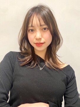 ヒトワ(hitowa) ハッシュカット/外ハネミディ/レイヤー/シルキーベージュ/日吉