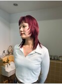ハイレイヤー_ウルフカット_チェリーレッド_ブリーチカラー_20代