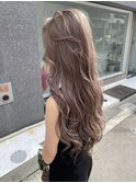 ピンクベージュ