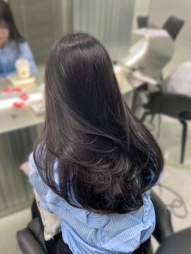 ジーナリア(Xena ria) 《Kaho》透明感！シアーブラックにレイヤーカット