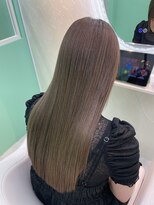 エラ(Ella)&nbsp;プレミアム髪質改善×ブリーチなし　ミルクティーカラー