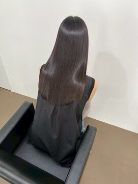 イオエ 元町(ioe) 前髪/暗髪カラー/艶カラー/小顔カット/髪質改善/縮毛矯正/黒髪