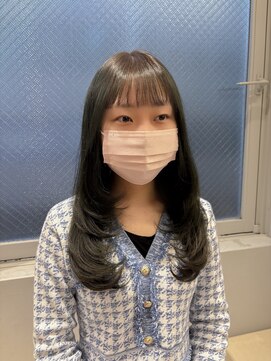 イリ 梅田(ili) フェイスレイヤー/オリーブグレージュ