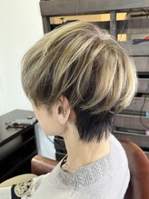 ネスト ヘアーデザイン(NEST hair design)&nbsp;白髪を活かす×ブリーチなし。ダメージを抑えた立体ショート
