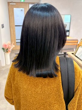 ミュラ(mulah) 透明感カラーアッシュブラック*艶髪ダークカラーセミロング