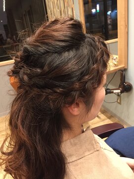 アンプヘア(amphair) 編み込みハーフアップ♪