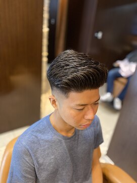 ヘアーモードキクチ 神田日銀通り店 神田フェード