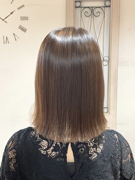 ドレス(DRESS) ボブ/外ハネ/切りっぱなし/縮毛矯正/ストレート/カラー/カット