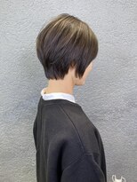 ラヴリア クルメ(LOVERIA KURUME)&nbsp;カーキグレージュショートヘア