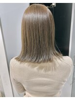 ラベスト キョウト(LOVEST)&nbsp;オリーブベージュカラーのミディアムボブにオススメスタイル