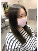 簡単スタイリング◎ 顔周りレイヤーでロングでもこなれ感!!