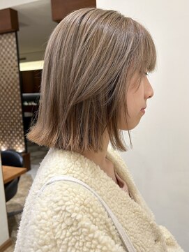 ビュートリアム 福岡(BEAUTRIUM) 海外風グレーベージュのボブヘアスタイル