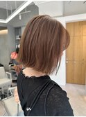 切りっぱなしボブ_ベージュ_ミルクティーベージュ