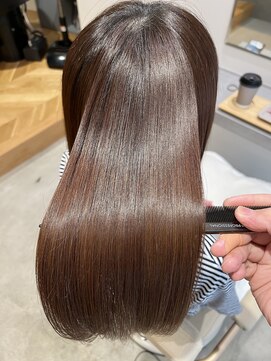 エル 鷺沼(elu) 「クセ毛対応！髪質向上する」ストレートヘアエステ