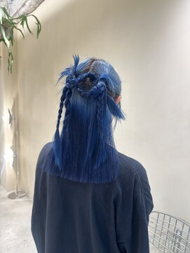 エルミタージュ(HERMITAGE) 三つ編みを使ったヘアアレンジ