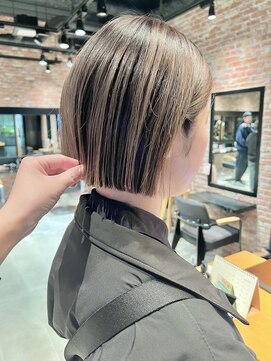 オーガニック アトリエ 大宮(organic+atelier) 20代30代大人可愛い小顔ボブ前下がりショートハイライト