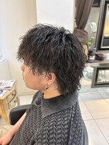 アイズ 海老名(AIZU) ツイストスパイラルパーマ 縦落ちツイスト ウルフパーマ 眉毛