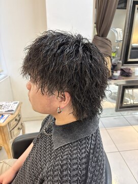 アイズ 海老名(AIZU) ツイストスパイラルパーマ 縦落ちツイスト ウルフパーマ 眉毛