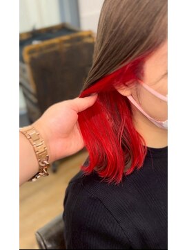 ネオリーブ クーロ(Neolive curro) デザインカラー　フェイスフレーミング　レッドインナーカラー