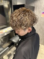 ダズルヘアーエイチ(DAZZLE hair H)&nbsp;尾崎指名/波巻き&茶色ベースメッシュ