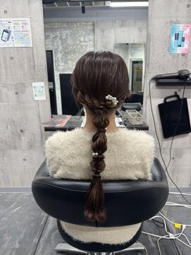 コワファースト長崎シャンプーボーイ 2nd(COIFF1RST 長崎 SHAMPOO BOY) お呼ばれアレンジ ヘアセット 編みおろしアレンジ