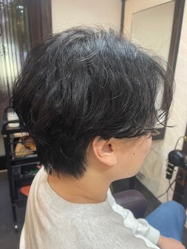 アクアマリン8810 ハチハチイチゼロ(AQUA MARINE 8810) 波巻きツイストスパイラル/刈り上げセンターパート/北習志野