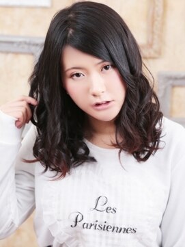 エマージュ 藤沢(Emerge) 可愛らしさにクールのウェーブミディ[藤沢駅]