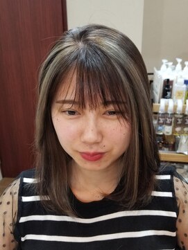 シェルビー 新宿(SHELBe) インナーグレージュ×バイカラー[新宿/髪質改善/ヘッドスパ]