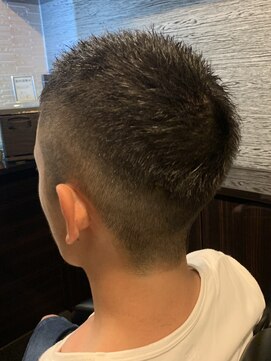 エグゼグティブクラブ 麻布十番(EXECUTIVE CLUB) ソフトモヒカン＜理容室＞＜麻布十番/メンズ/バーバー/床屋＞