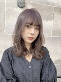 くすみグレージュ