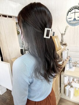 アクトゥス(AEQUITAS) イヤリングカラー×シルバーグレー