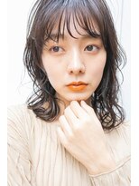 レゴ(REGO)&nbsp;グレージュカラーシルキーべージュ、デザインカラー斜めバング