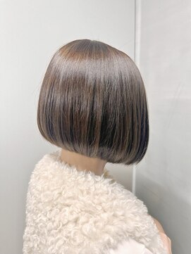 ルーファス メグロ(Ruufus Meguro) ミニボブショートボブミルクティーベージュカラー202312